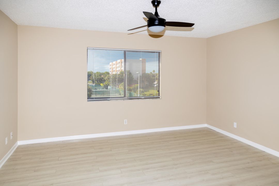 For Sale: $249,999 (2 beds, 2 baths, 1200 Square Feet)