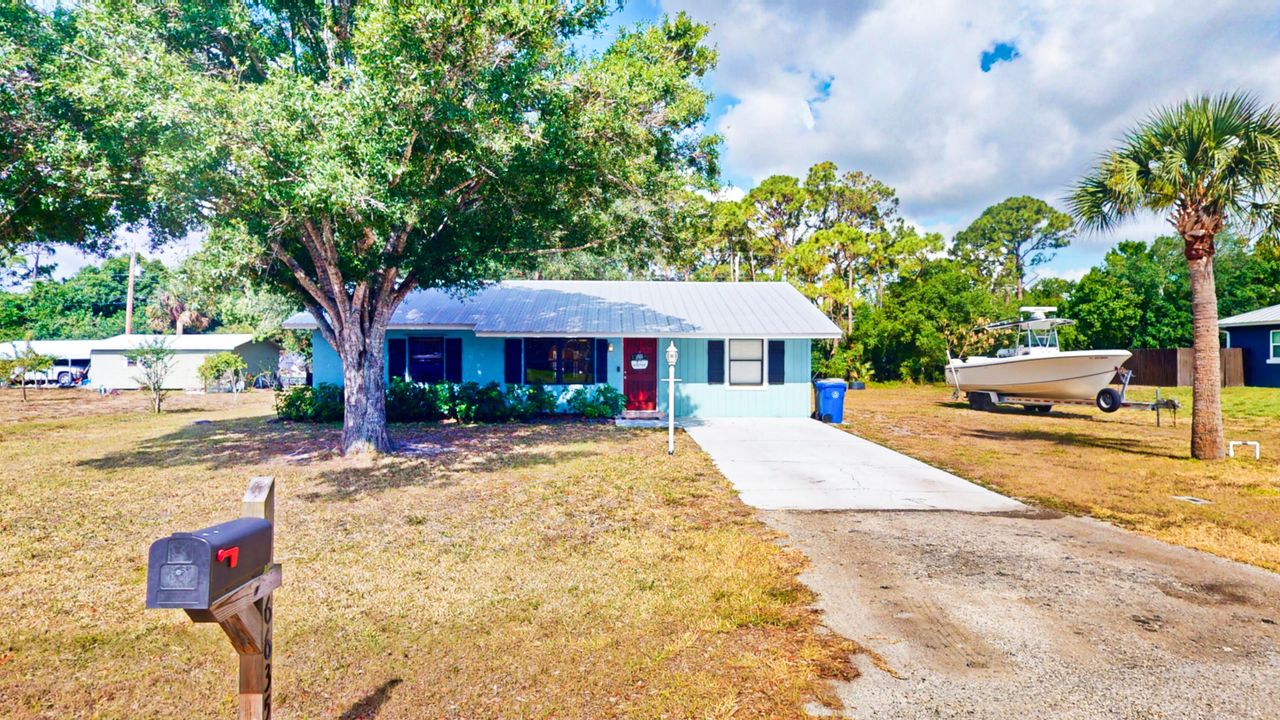 For Sale: $285,000 (3 beds, 2 baths, 1257 Square Feet)