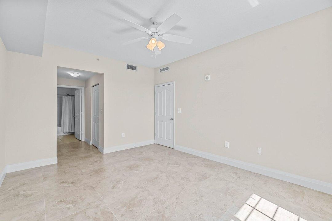 Active With Contract: $3,950 (2 beds, 2 baths, 1243 Square Feet)