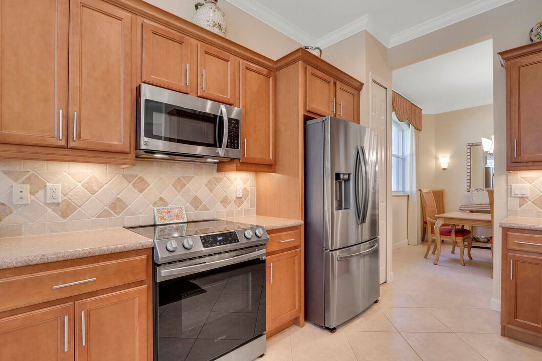 For Sale: $449,900 (2 beds, 2 baths, 1767 Square Feet)