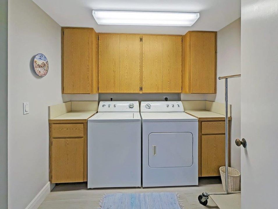 For Rent: $3,850 (2 beds, 2 baths, 1385 Square Feet)