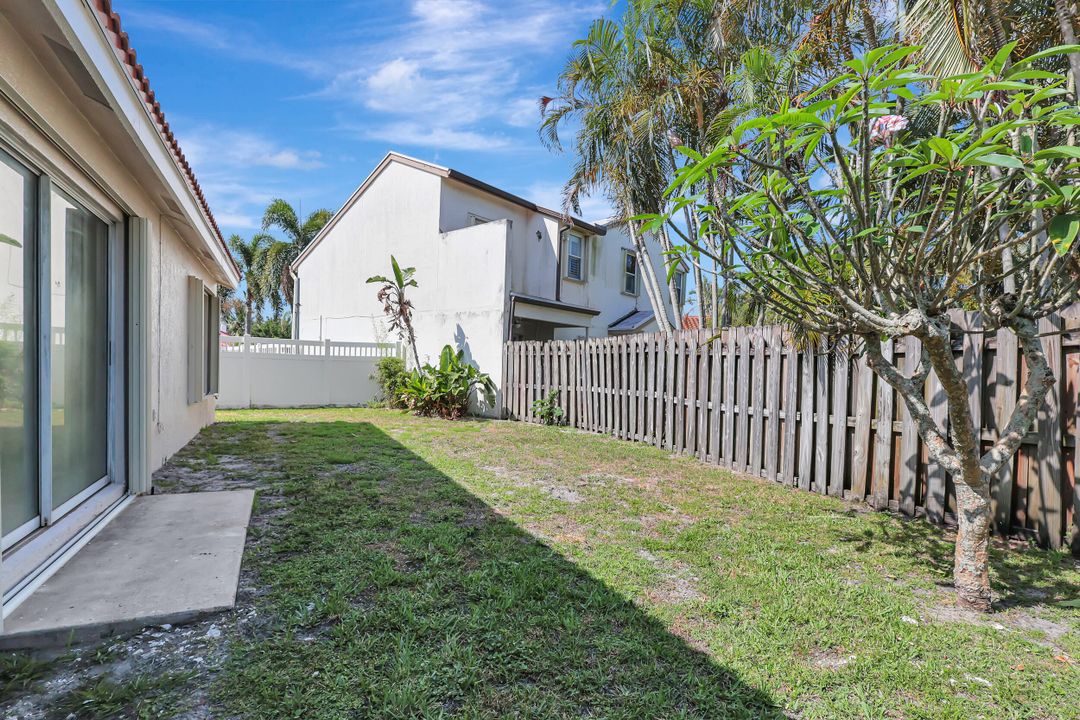 For Sale: $625,000 (4 beds, 2 baths, 2092 Square Feet)