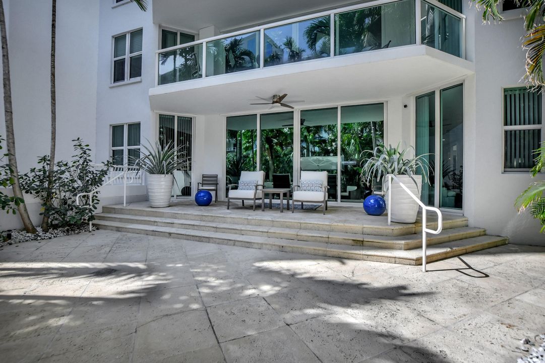 For Sale: $1,649,900 (2 beds, 2 baths, 2005 Square Feet)