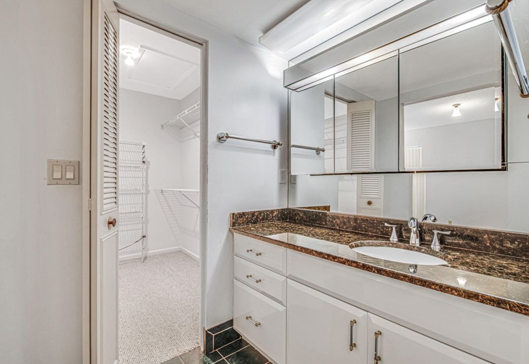 Active With Contract: $395,000 (3 beds, 2 baths, 1968 Square Feet)