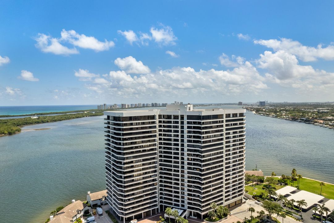 For Sale: $1,550,000 (2 beds, 2 baths, 2646 Square Feet)