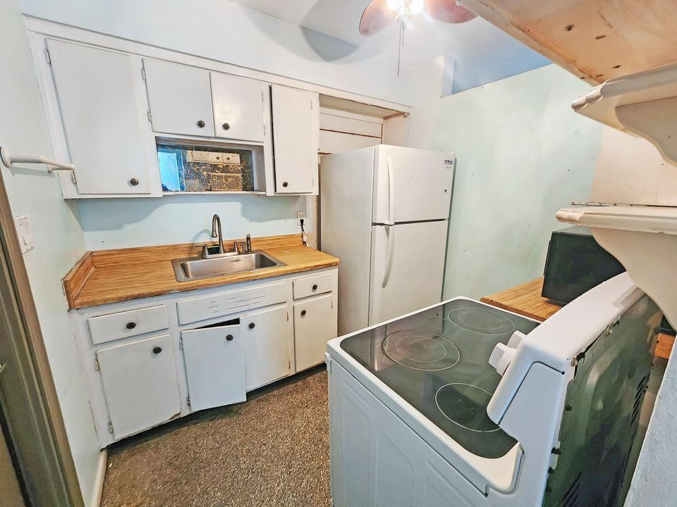 For Sale: $275,000 (3 beds, 1 baths, 1124 Square Feet)