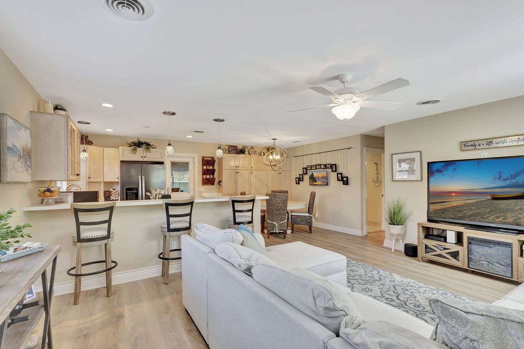 Active With Contract: $549,000 (3 beds, 2 baths, 1335 Square Feet)