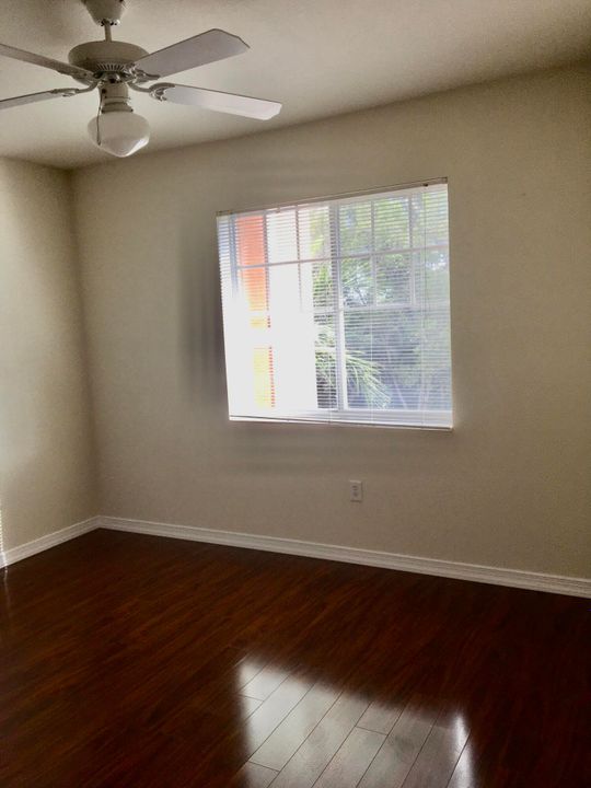 For Rent: $2,350 (2 beds, 2 baths, 1071 Square Feet)