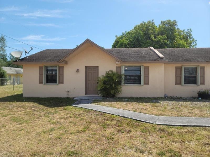 Recently Rented: $1,200 (2 beds, 1 baths, 900 Square Feet)