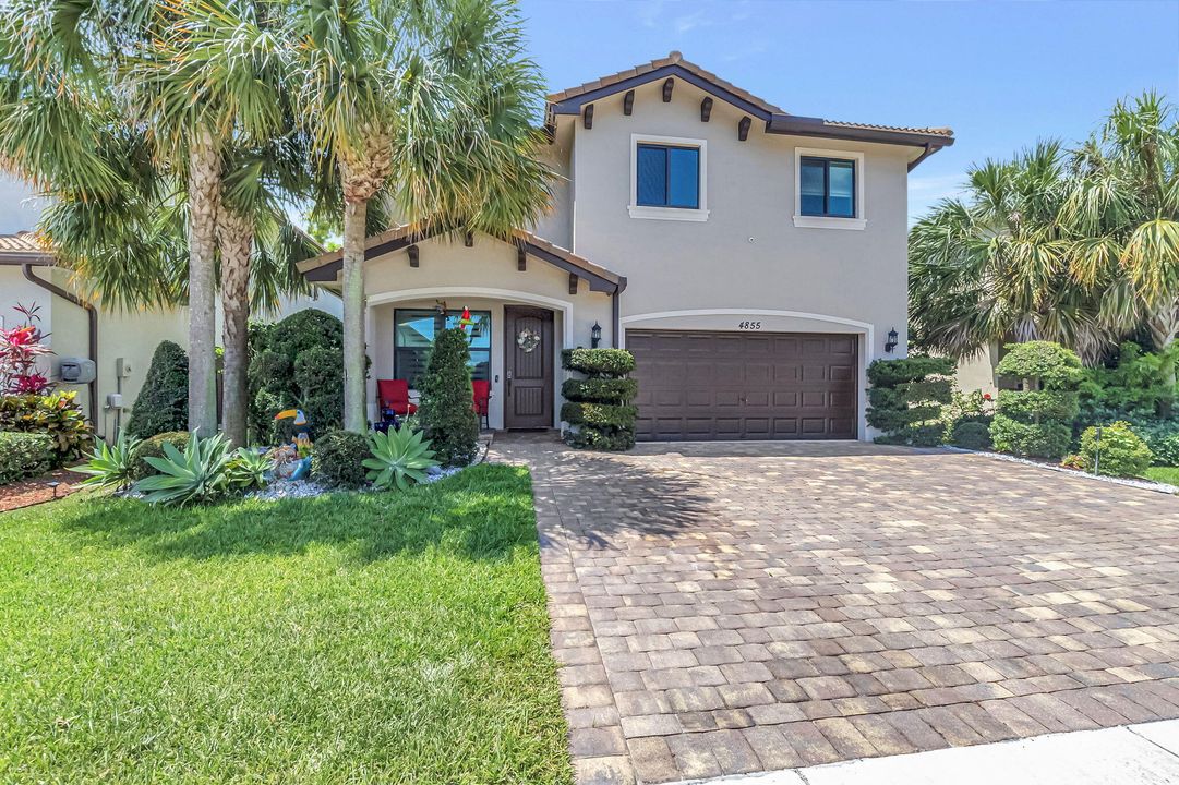 For Sale: $665,000 (5 beds, 3 baths, 2788 Square Feet)