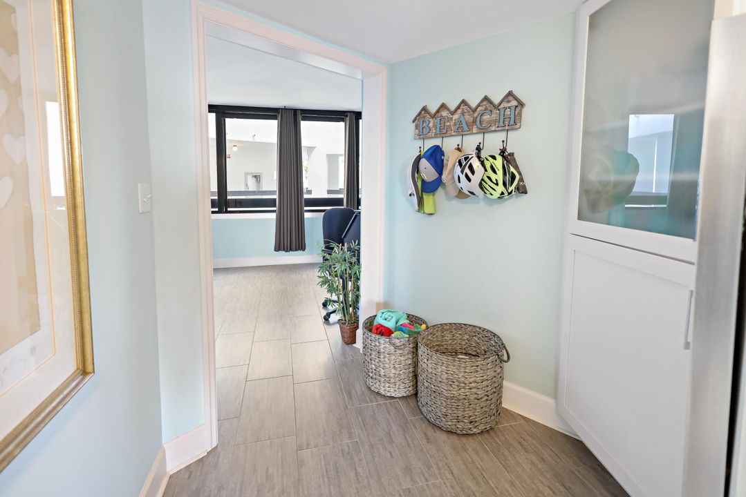 For Sale: $1,275,000 (2 beds, 2 baths, 2002 Square Feet)