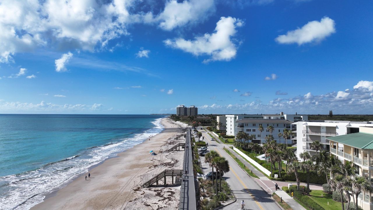 For Sale: $1,275,000 (2 beds, 2 baths, 2002 Square Feet)