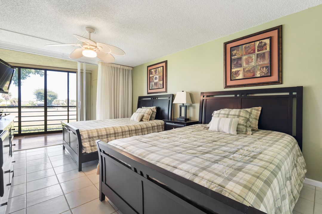For Sale: $269,000 (2 beds, 2 baths, 1300 Square Feet)