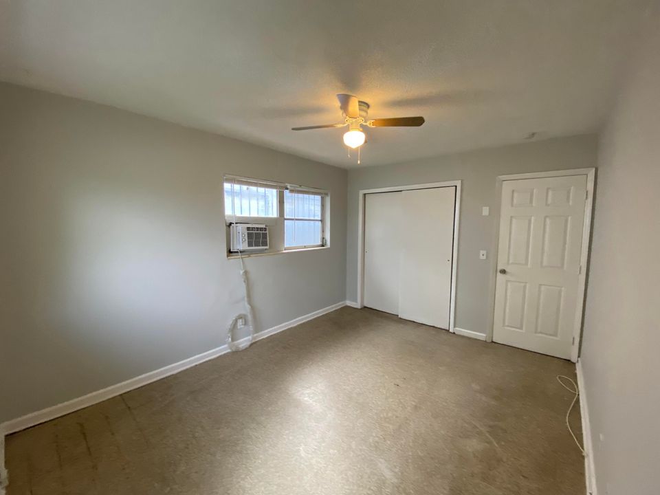 Active With Contract: $2,300 (4 beds, 2 baths, 2308 Square Feet)