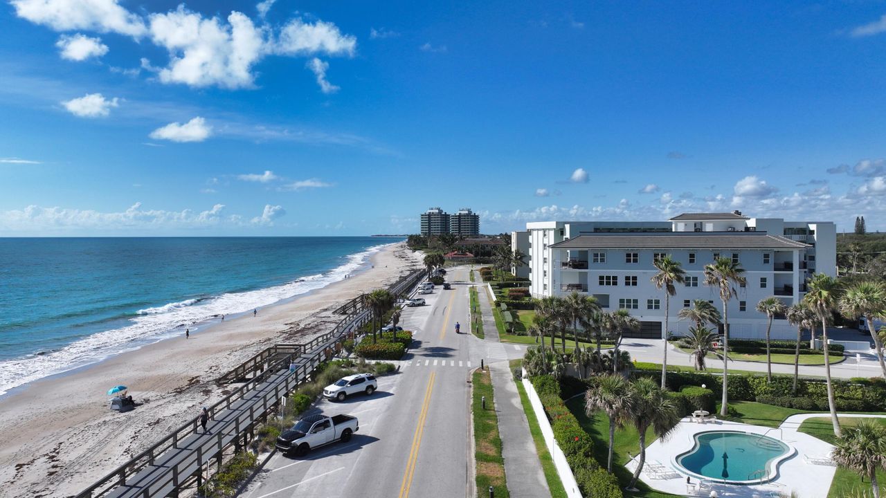 For Sale: $1,275,000 (2 beds, 2 baths, 2002 Square Feet)