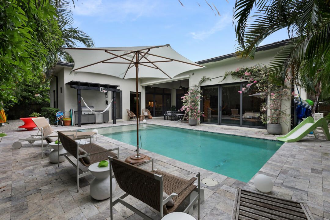 Recently Sold: $4,800,000 (5 beds, 4 baths, 3632 Square Feet)