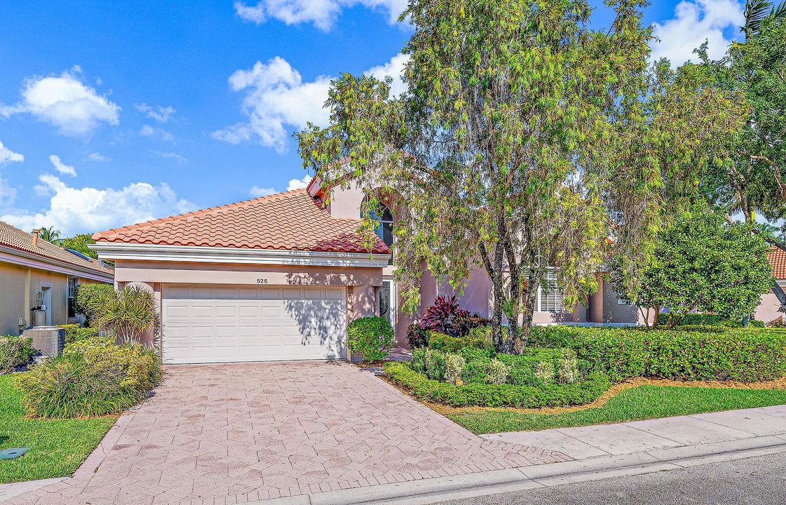 For Sale: $1,275,000 (4 beds, 3 baths, 2835 Square Feet)