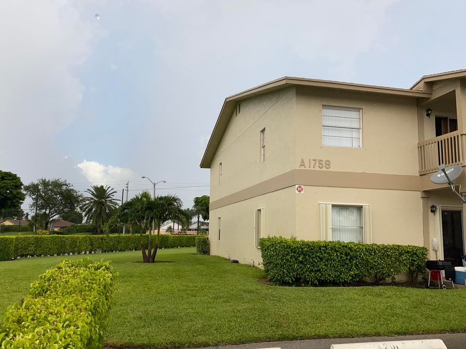 Active With Contract: $1,595 (1 beds, 1 baths, 556 Square Feet)