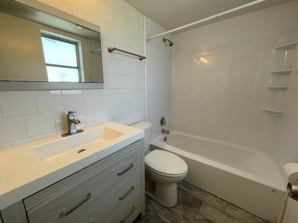 For Rent: $1,700 (1 beds, 1 baths, 578 Square Feet)