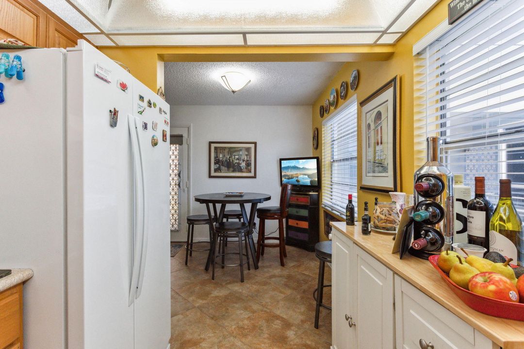 For Sale: $150,000 (2 beds, 2 baths, 910 Square Feet)