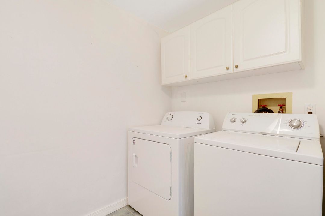 For Sale: $209,999 (2 beds, 2 baths, 1174 Square Feet)