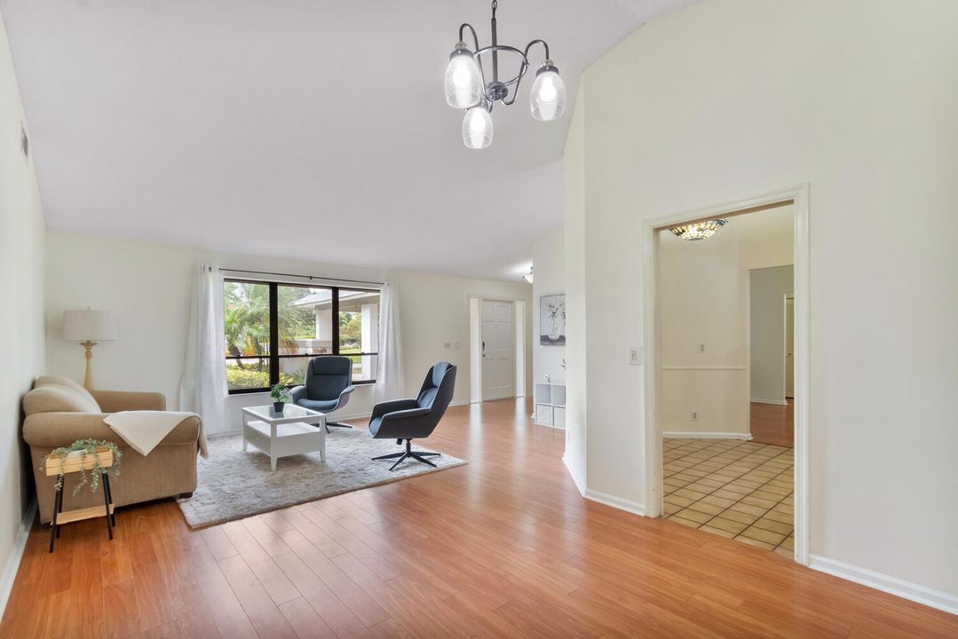 For Sale: $699,900 (3 beds, 2 baths, 1870 Square Feet)