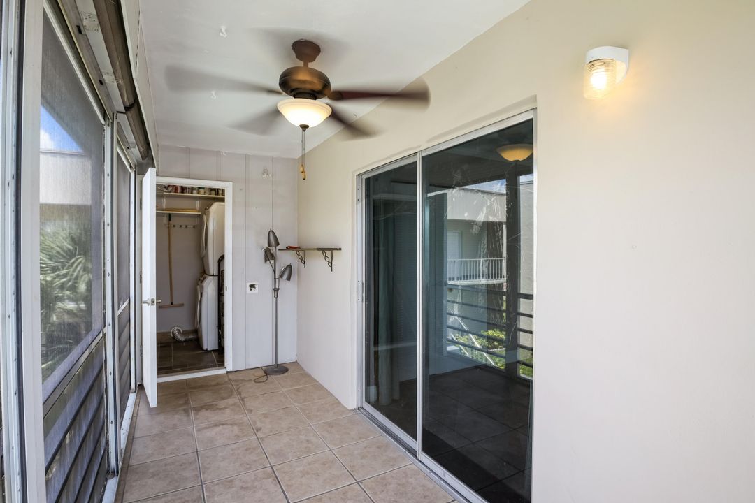 For Sale: $195,000 (2 beds, 2 baths, 907 Square Feet)