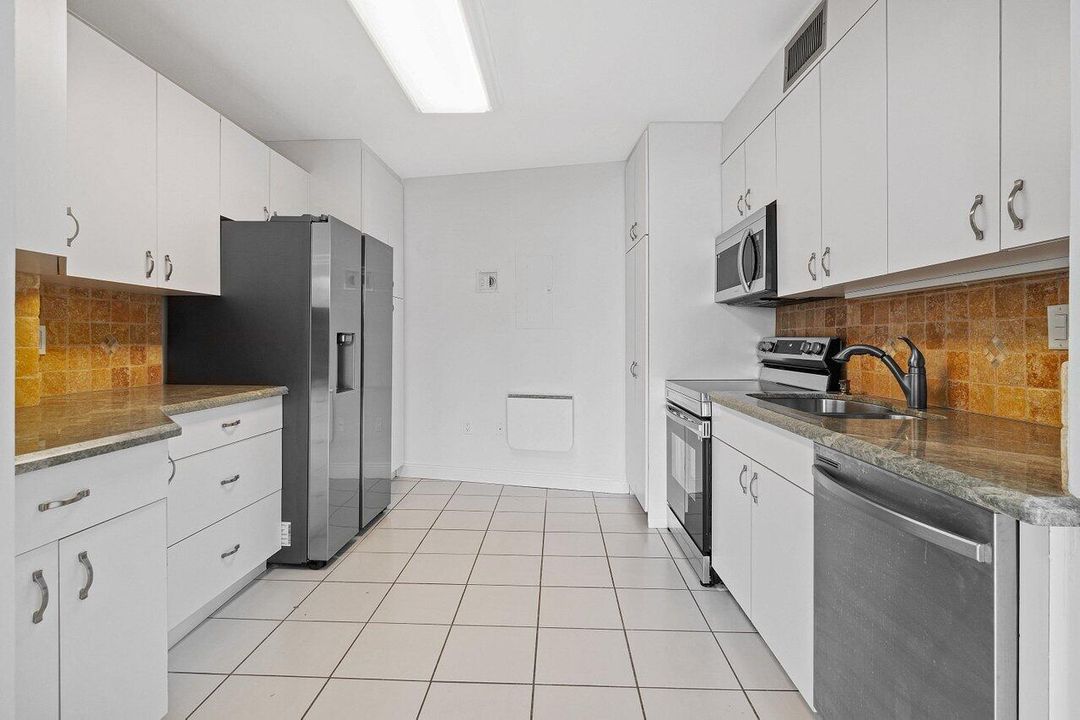 For Rent: $15,000 (3 beds, 2 baths, 1501 Square Feet)