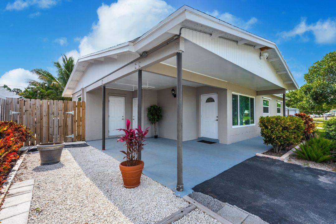 Active With Contract: $460,000 (3 beds, 2 baths, 1006 Square Feet)