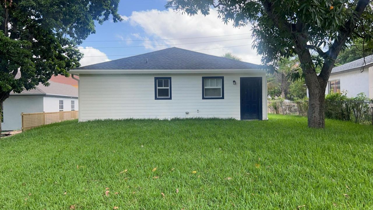 Active With Contract: $450,000 (4 beds, 2 baths, 1668 Square Feet)