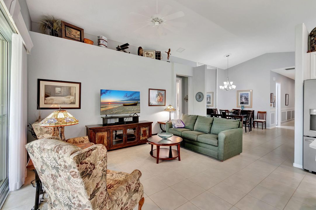 For Sale: $499,900 (3 beds, 2 baths, 1984 Square Feet)
