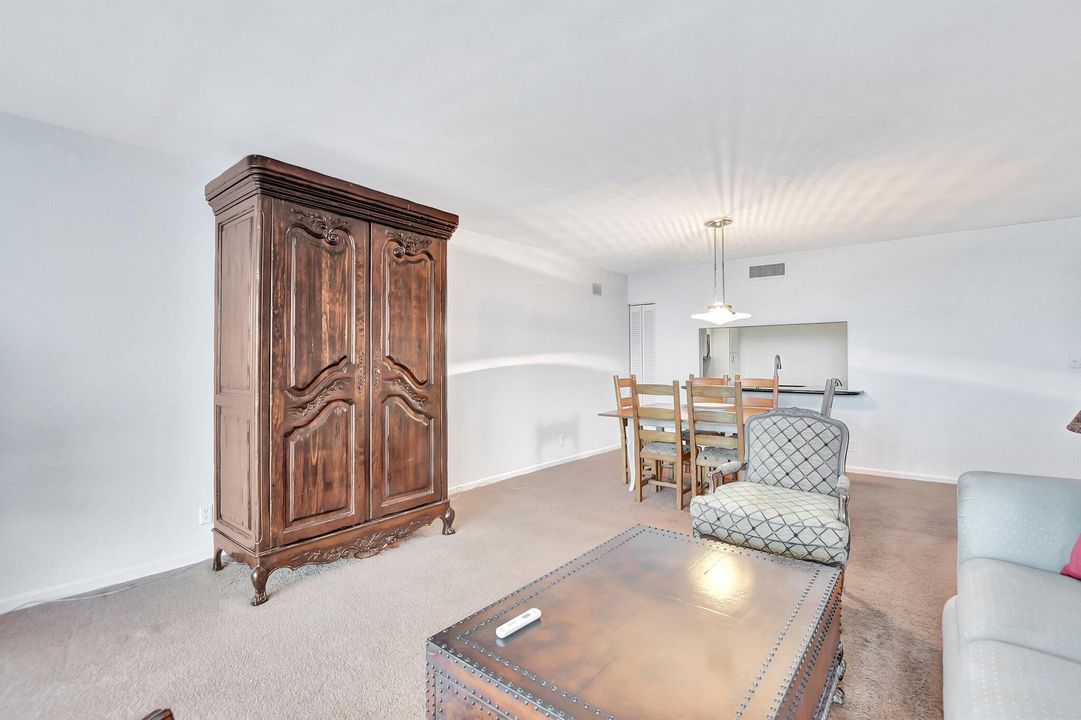 For Sale: $1,300,000 (2 beds, 2 baths, 1500 Square Feet)