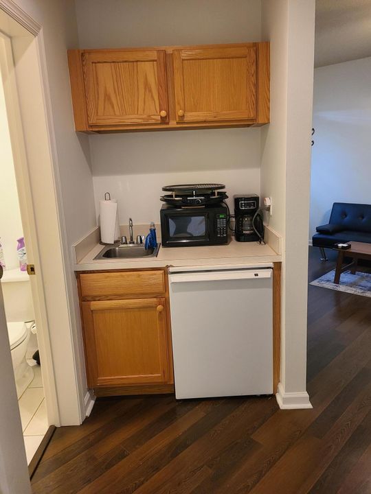 For Rent: $1,200 (1 beds, 1 baths, 600 Square Feet)