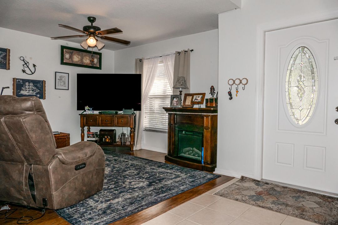 For Sale: $537,500 (4 beds, 2 baths, 2074 Square Feet)