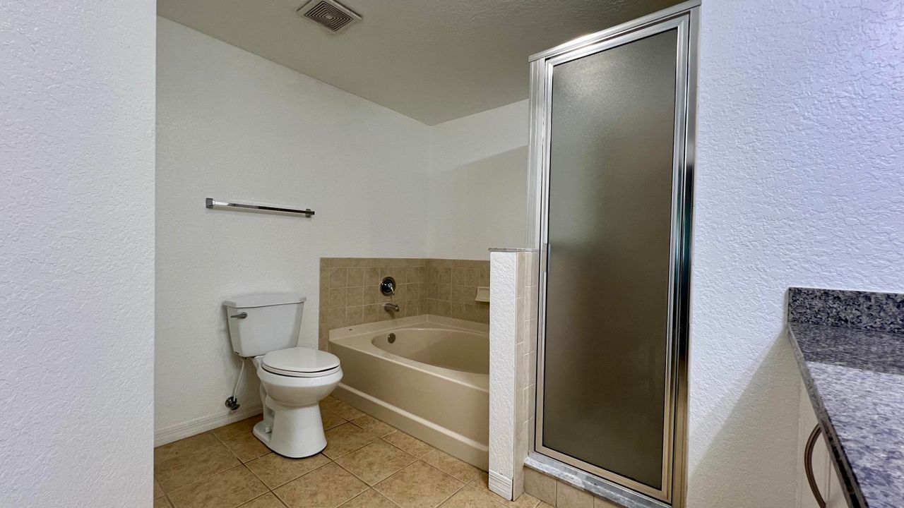 出租: $1,875 (2 贝兹, 2 浴室, 1253 平方英尺)