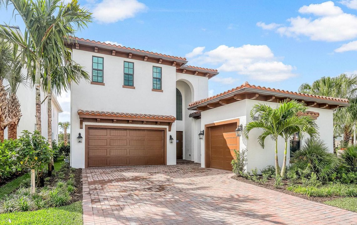 Recently Sold: $2,499,990 (5 beds, 5 baths, 4855 Square Feet)
