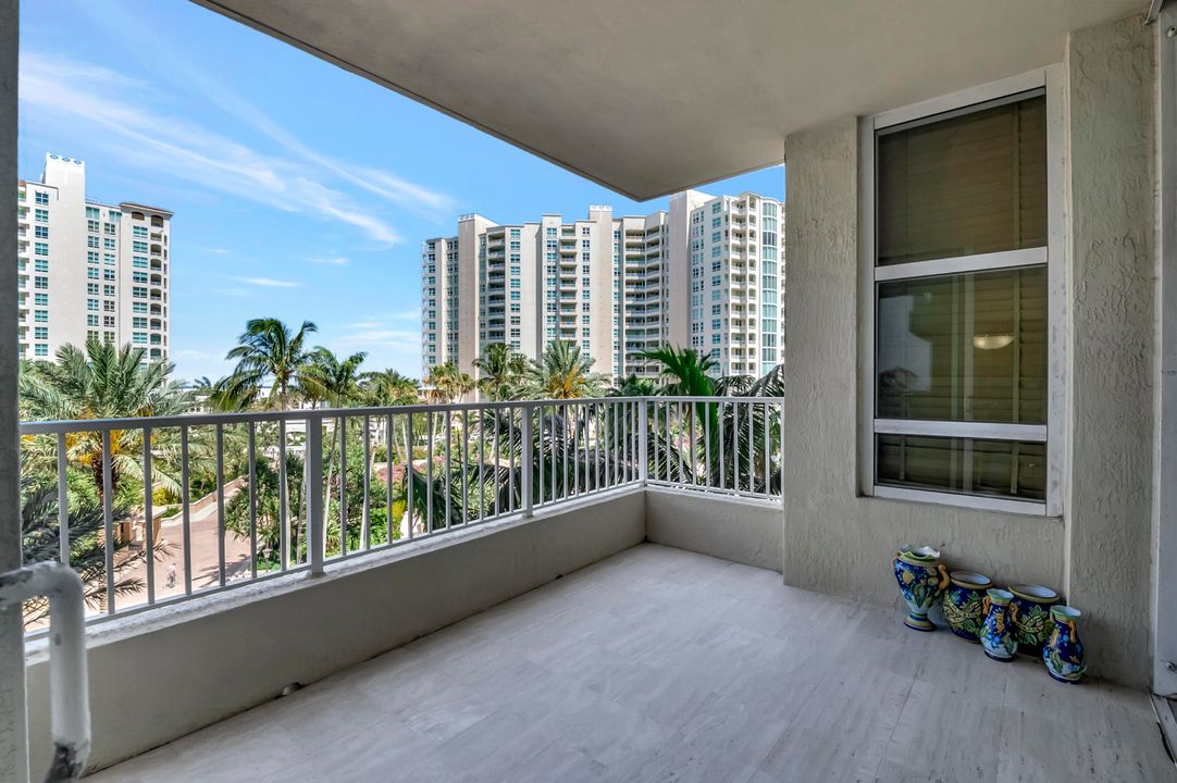 For Sale: $1,449,900 (2 beds, 2 baths, 2292 Square Feet)