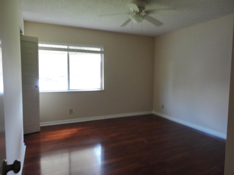 For Rent: $1,550 (2 beds, 2 baths, 937 Square Feet)