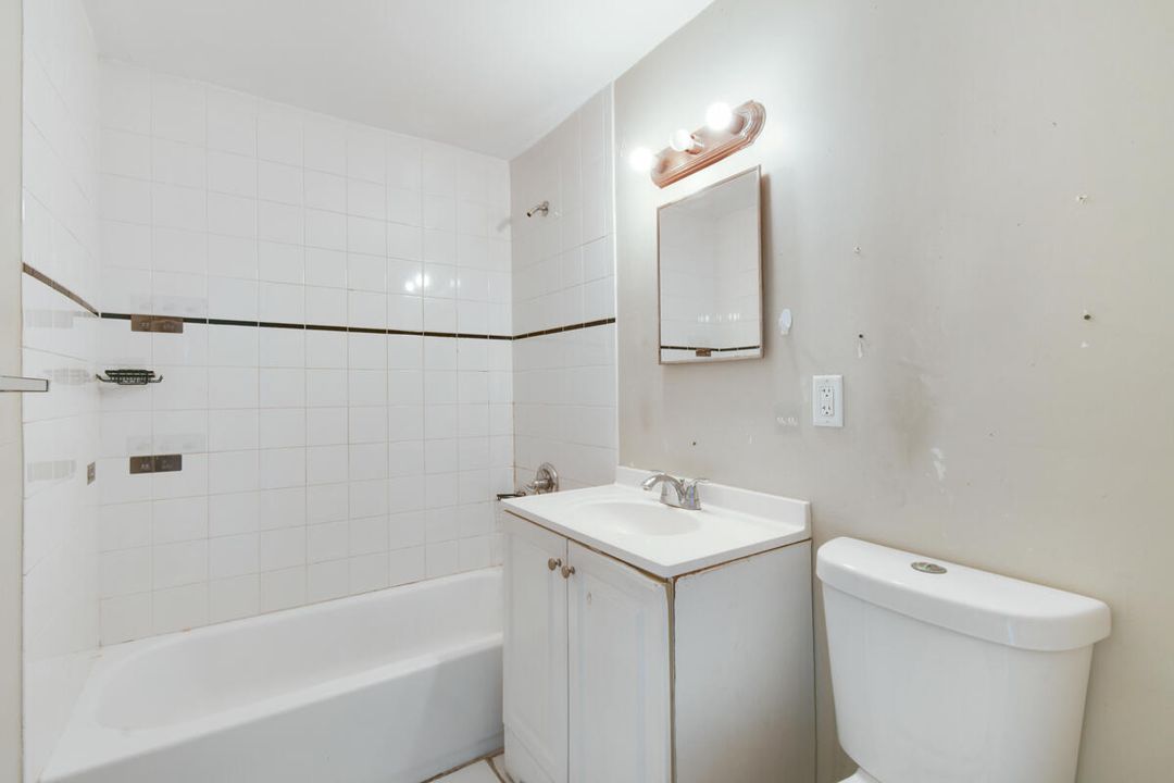 For Sale: $429,900 (3 beds, 1 baths, 885 Square Feet)