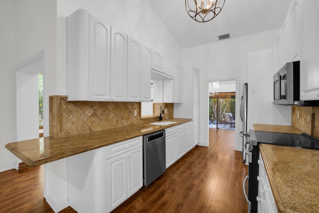 Active With Contract: $735,000 (3 beds, 2 baths, 2475 Square Feet)
