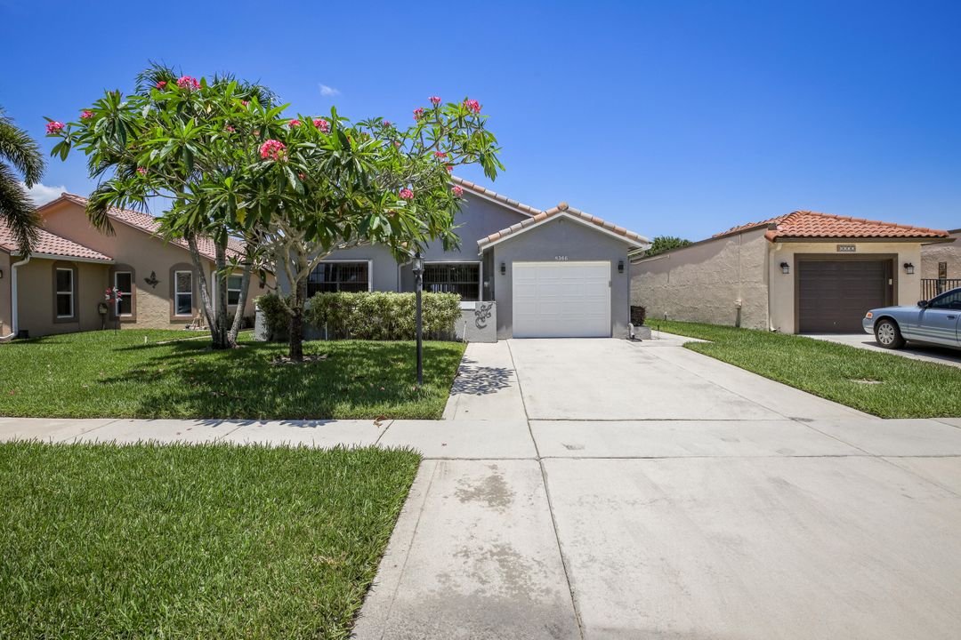 For Sale: $520,000 (3 beds, 2 baths, 1584 Square Feet)