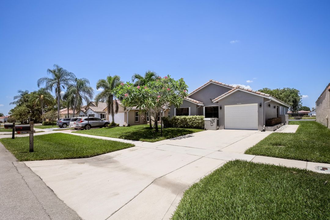 For Sale: $520,000 (3 beds, 2 baths, 1584 Square Feet)