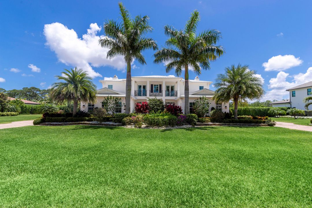 For Sale: $4,395,000 (6 beds, 6 baths, 5645 Square Feet)