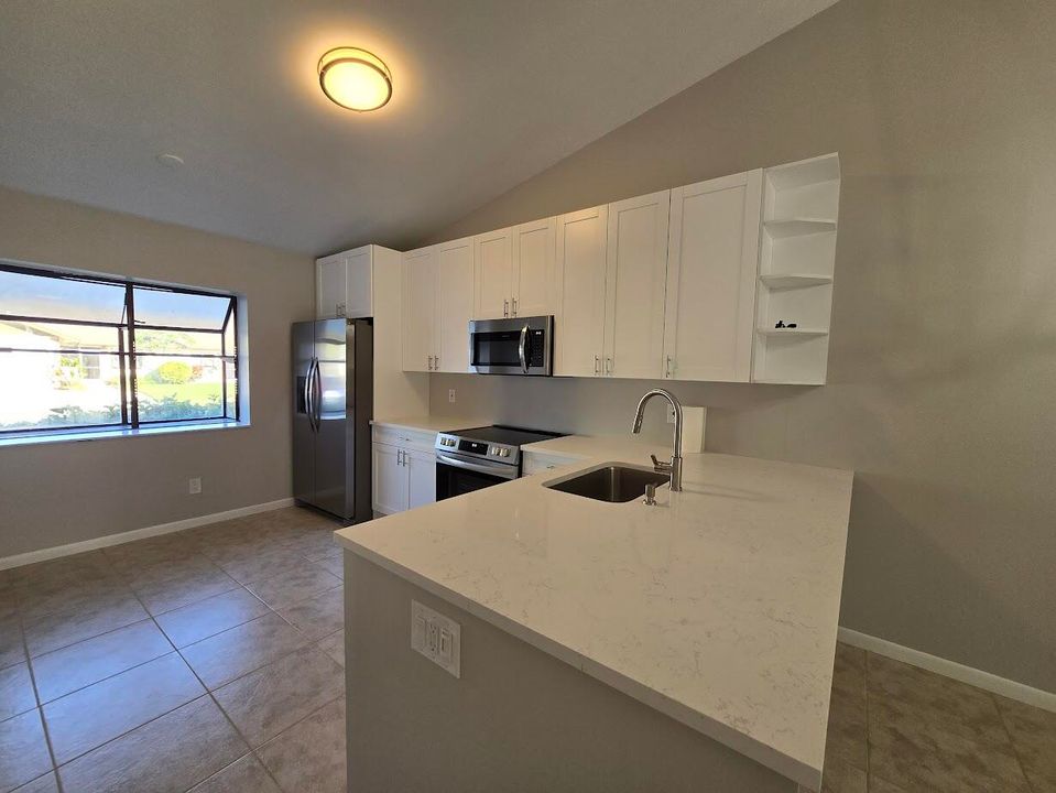 For Sale: $414,900 (2 beds, 2 baths, 1188 Square Feet)