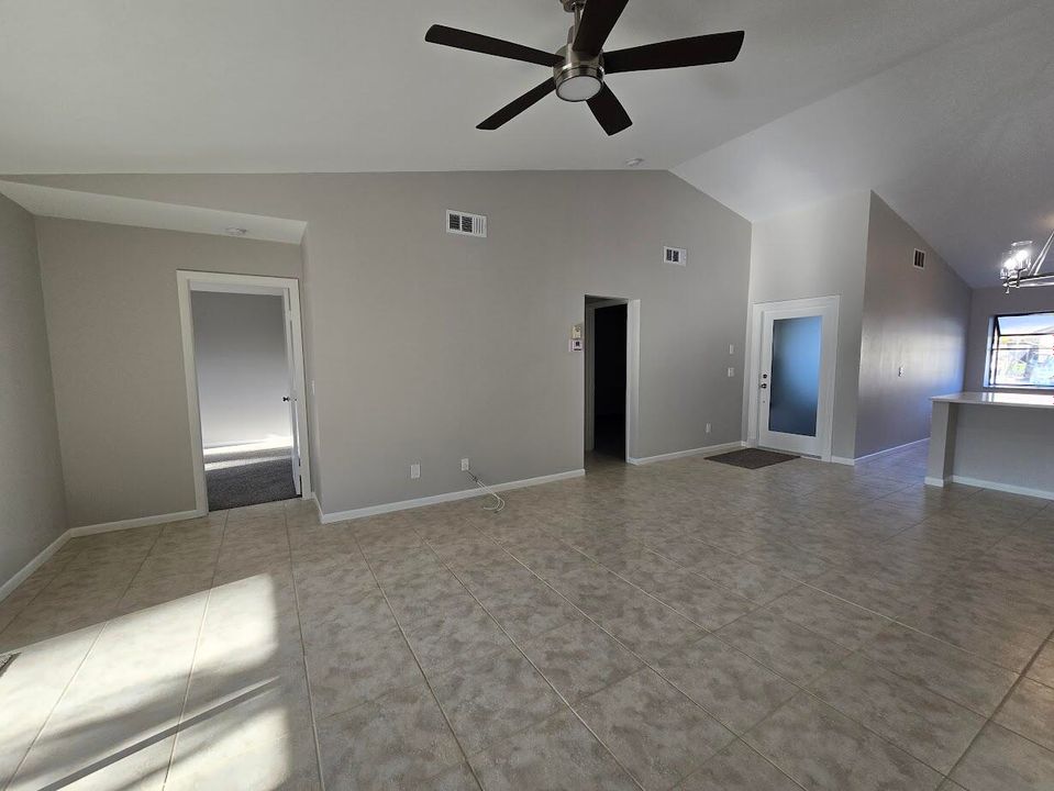 For Sale: $414,900 (2 beds, 2 baths, 1188 Square Feet)