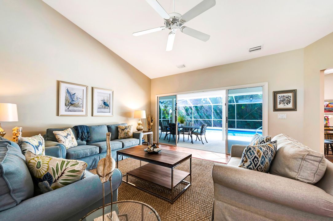 For Sale: $1,600,000 (4 beds, 2 baths, 2886 Square Feet)