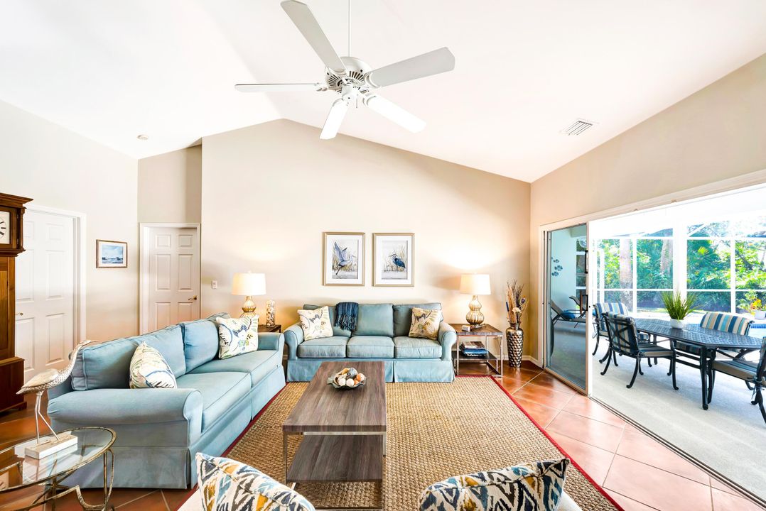 For Sale: $1,600,000 (4 beds, 2 baths, 2886 Square Feet)