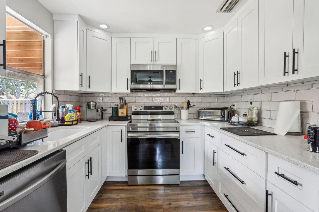 Active With Contract: $455,000 (3 beds, 2 baths, 1106 Square Feet)