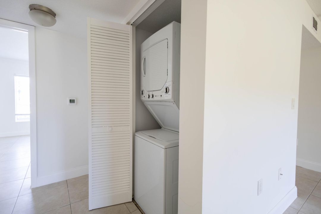 Active With Contract: $1,750 (1 beds, 1 baths, 791 Square Feet)