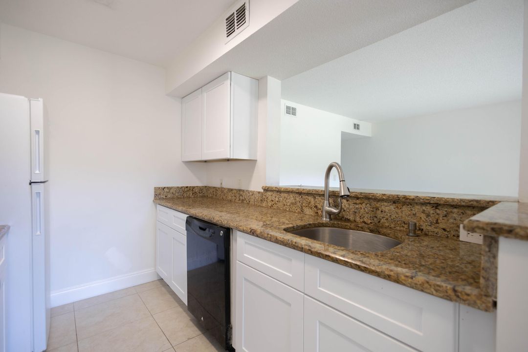 Active With Contract: $1,750 (1 beds, 1 baths, 791 Square Feet)